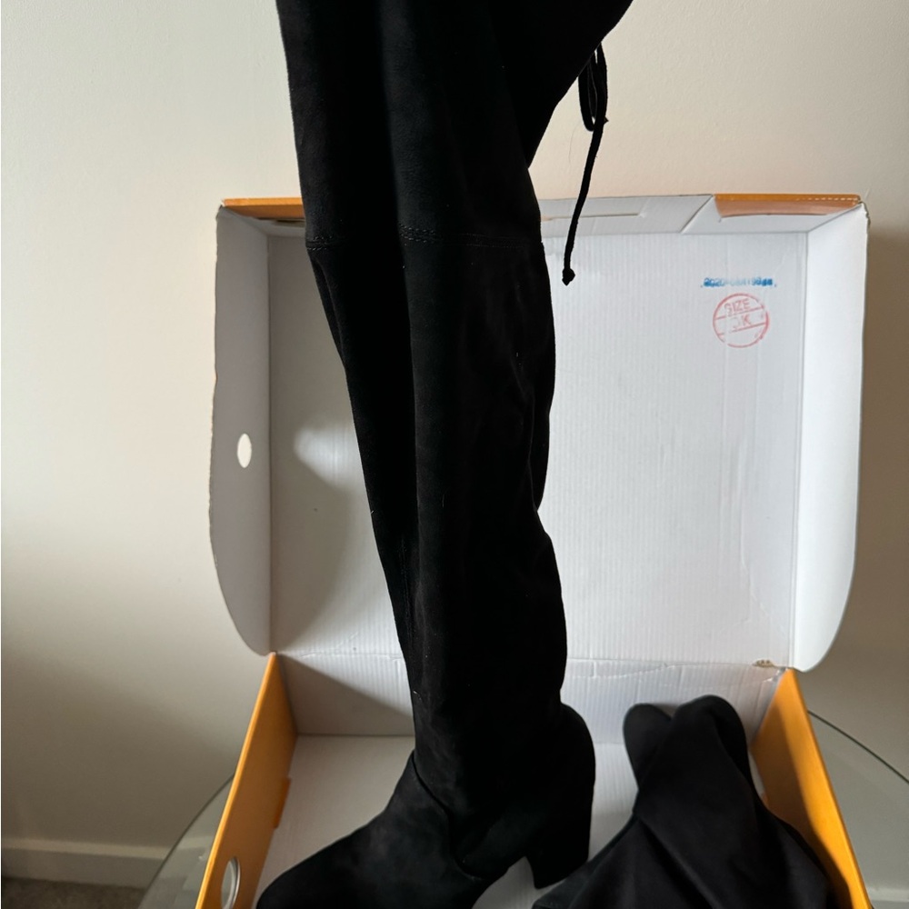 Knee high black boots - Picture 2 of 10